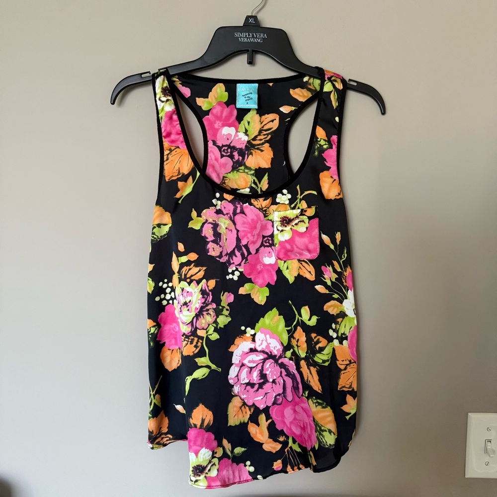 H.i.p Size S Flowy Floral Tank Top